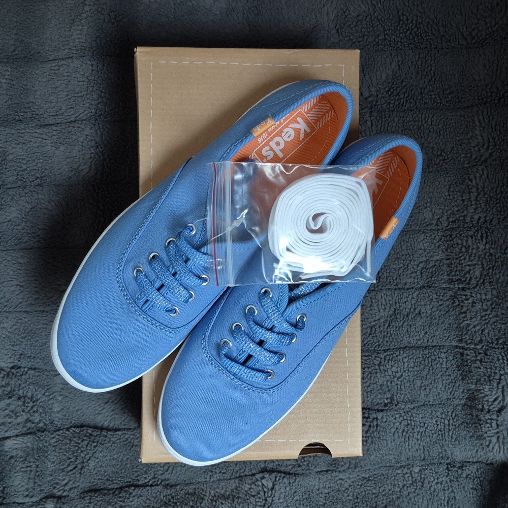 Keds Periwinkle Blue Size 8 Women Sneajers With 2 Sets Of Laces, New In Box